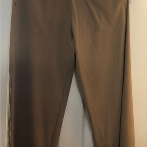 Athleta Men's Chinos in Olive